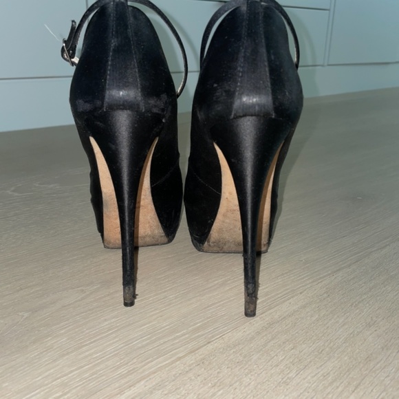 Giuseppe Zanotti Satin Peep Toe Pump - Picture 5 of 6